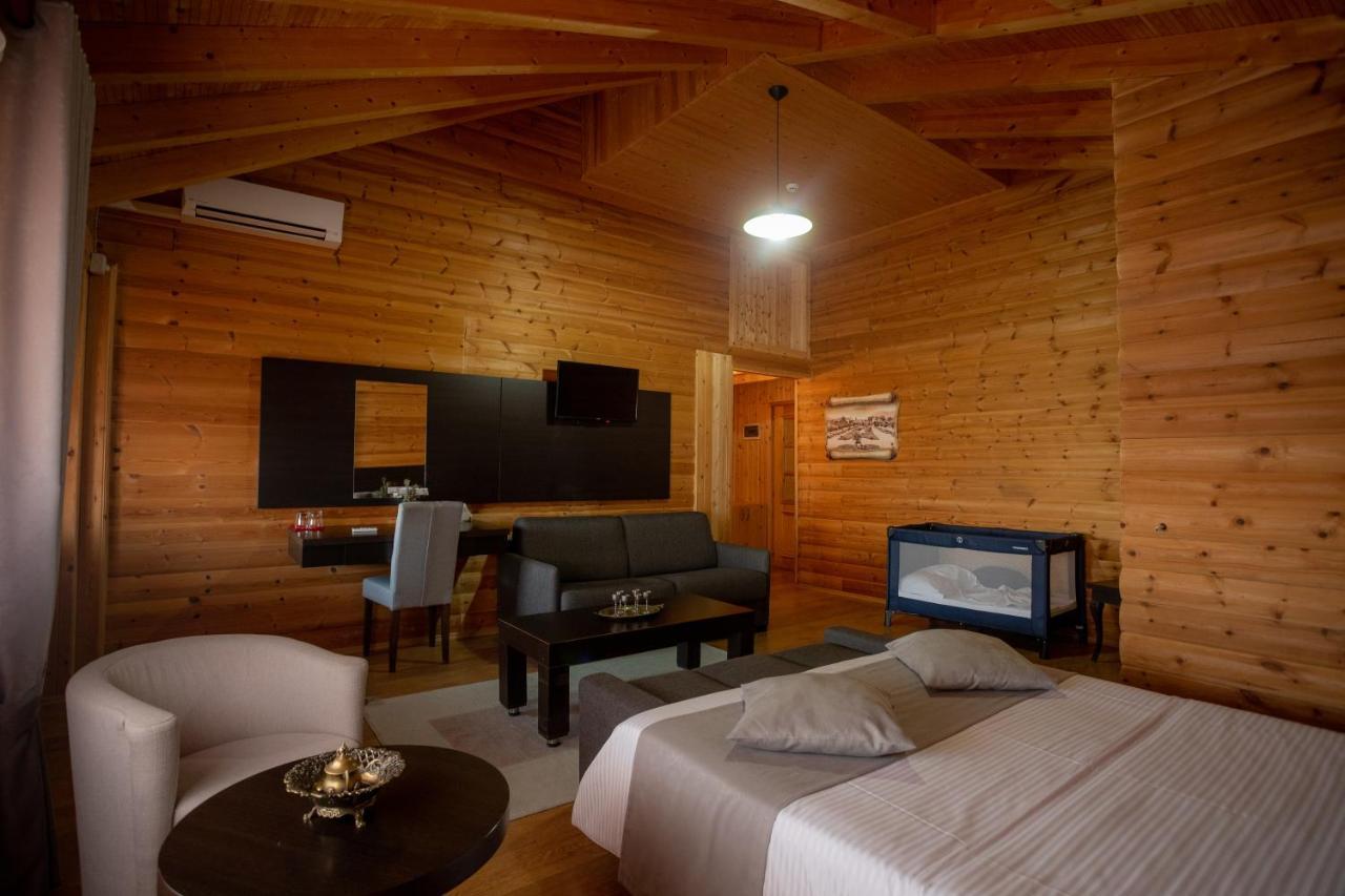 Hotel Shpija E Gjyshit Canaj Екстер'єр фото