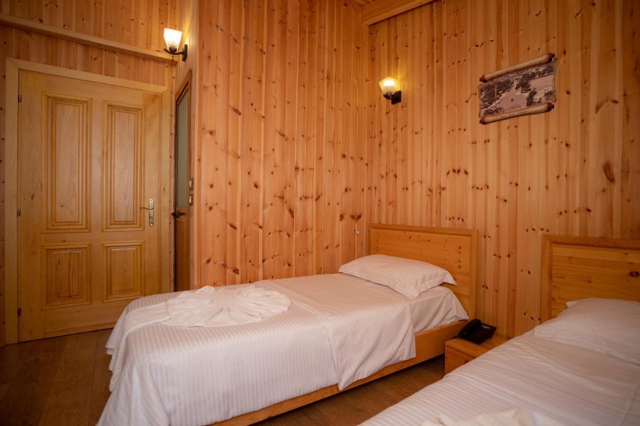 Hotel Shpija E Gjyshit Canaj Екстер'єр фото