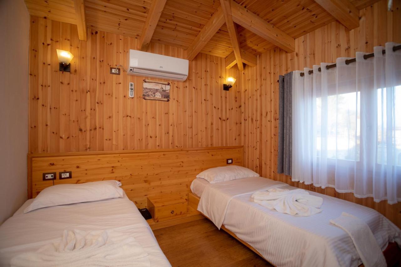 Hotel Shpija E Gjyshit Canaj Екстер'єр фото