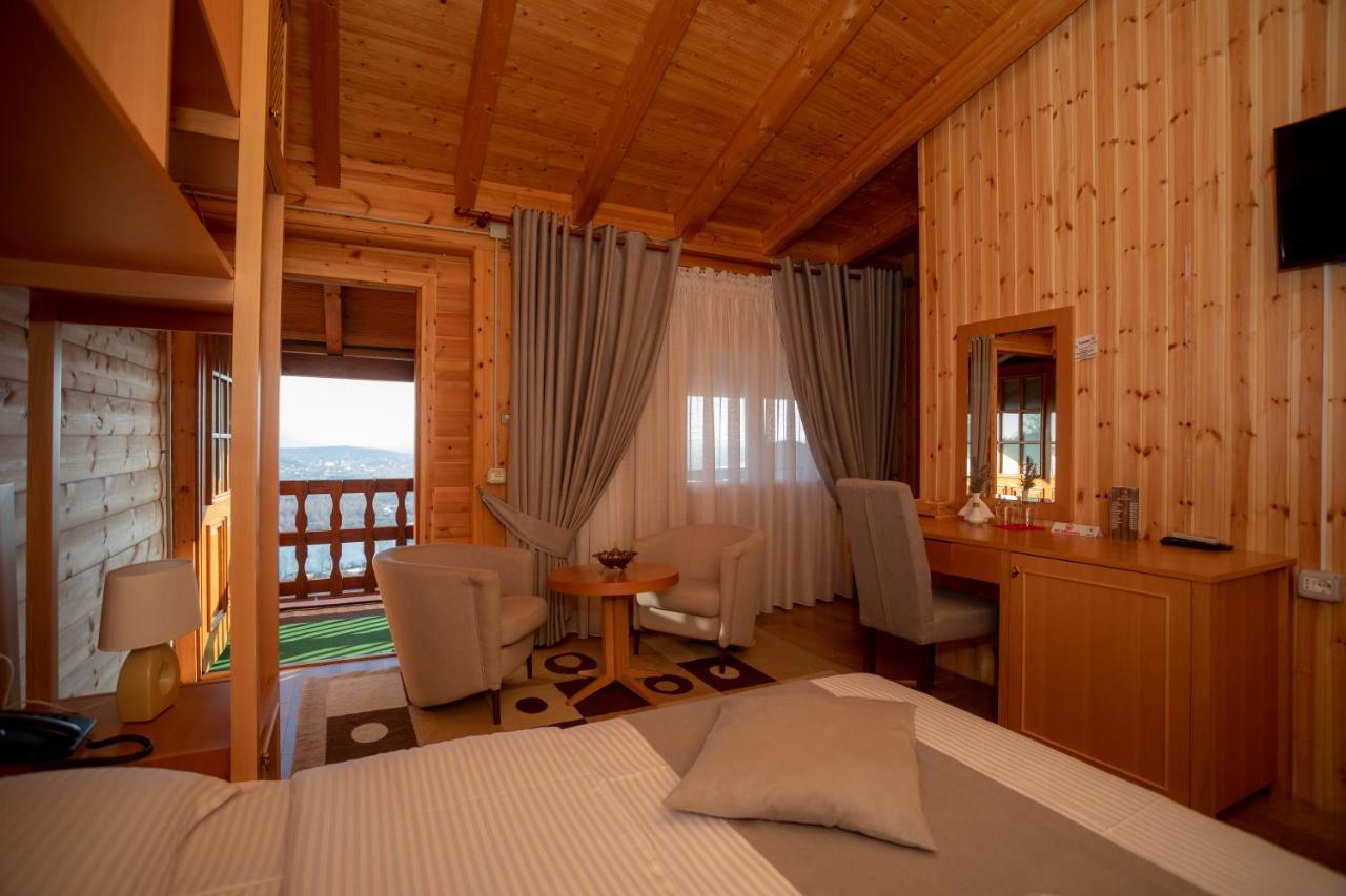 Hotel Shpija E Gjyshit Canaj Екстер'єр фото