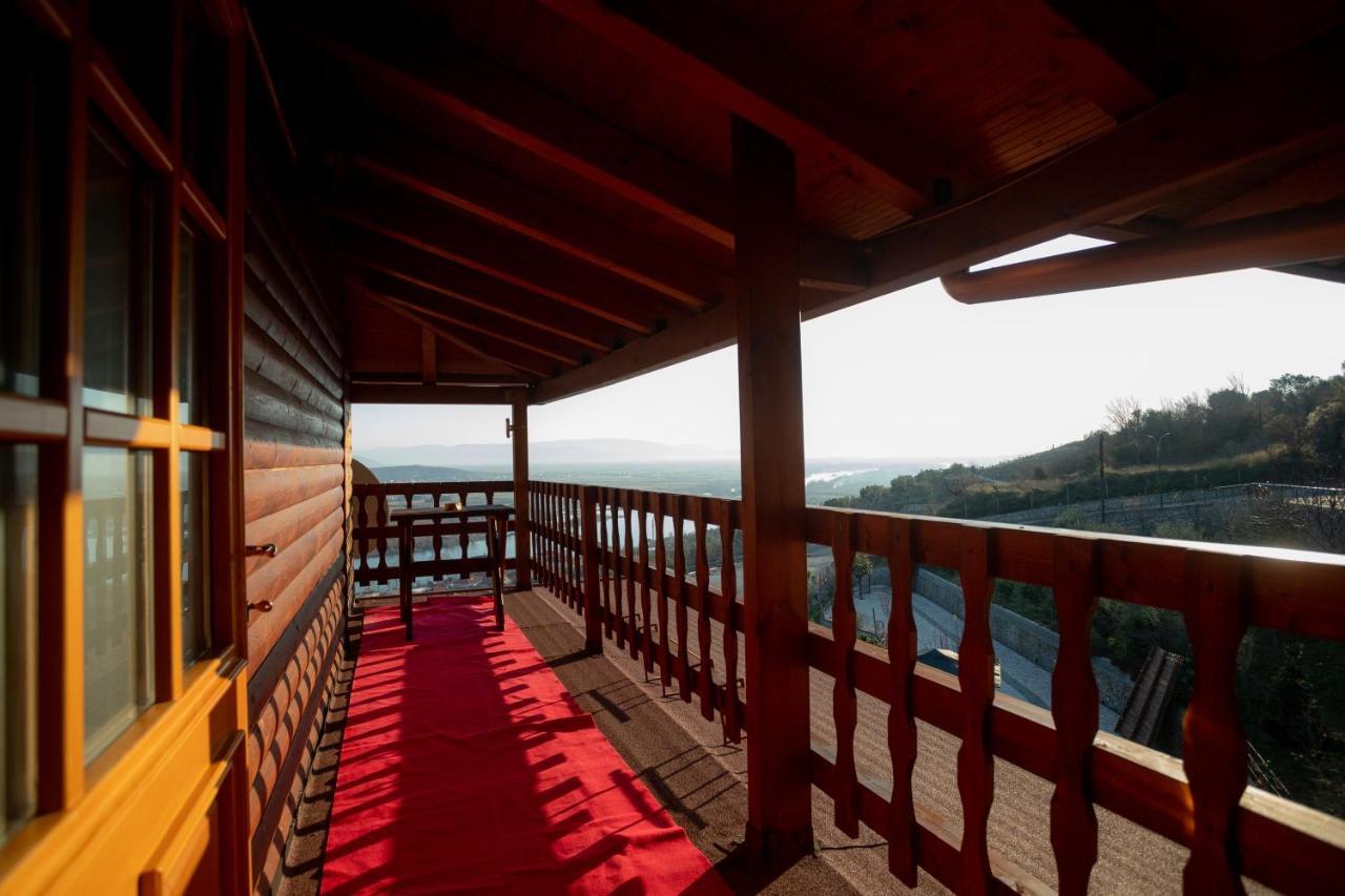 Hotel Shpija E Gjyshit Canaj Екстер'єр фото
