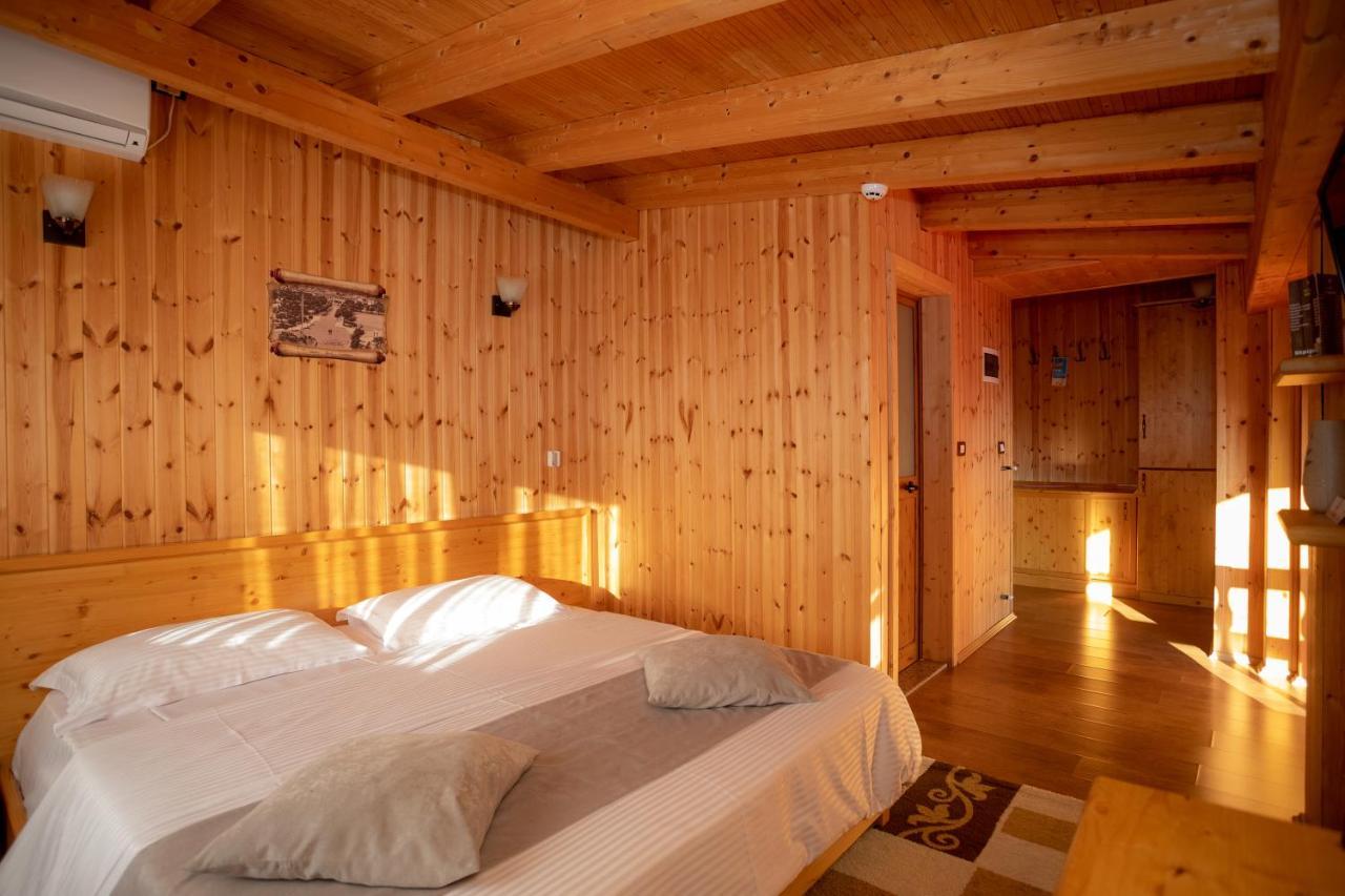 Hotel Shpija E Gjyshit Canaj Екстер'єр фото
