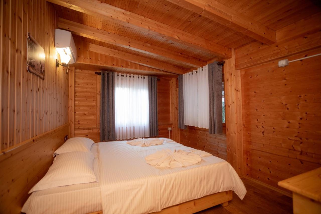 Hotel Shpija E Gjyshit Canaj Екстер'єр фото